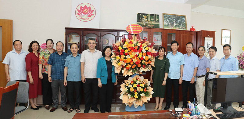 Lãnh đạo Ban Dân vận Trung ương thăm, chúc mừng cơ quan báo chí nhân ngày 21/6