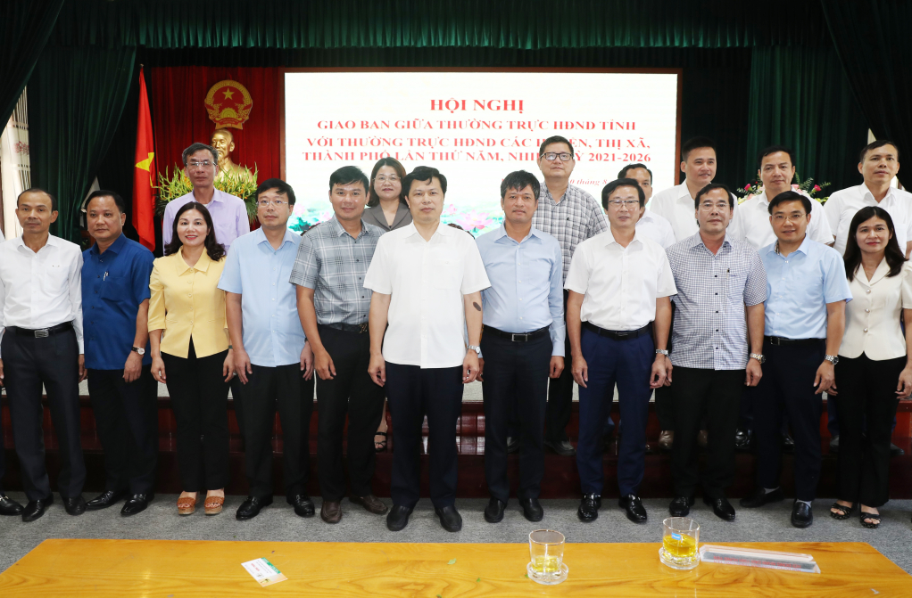 Giao ban Thường trực HĐND tỉnh với Thường trực HĐND các huyện, thị xã, thành phố lần thứ Năm