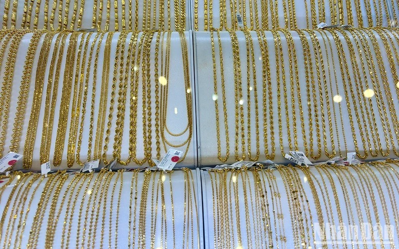 Giá vàng ngày 24/4: Vàng miếng SJC tăng mạnh bất chấp thế giới giảm