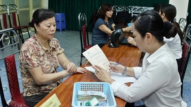 Lương chưa tăng mà giá cả đã tăng? Đâu là giải pháp