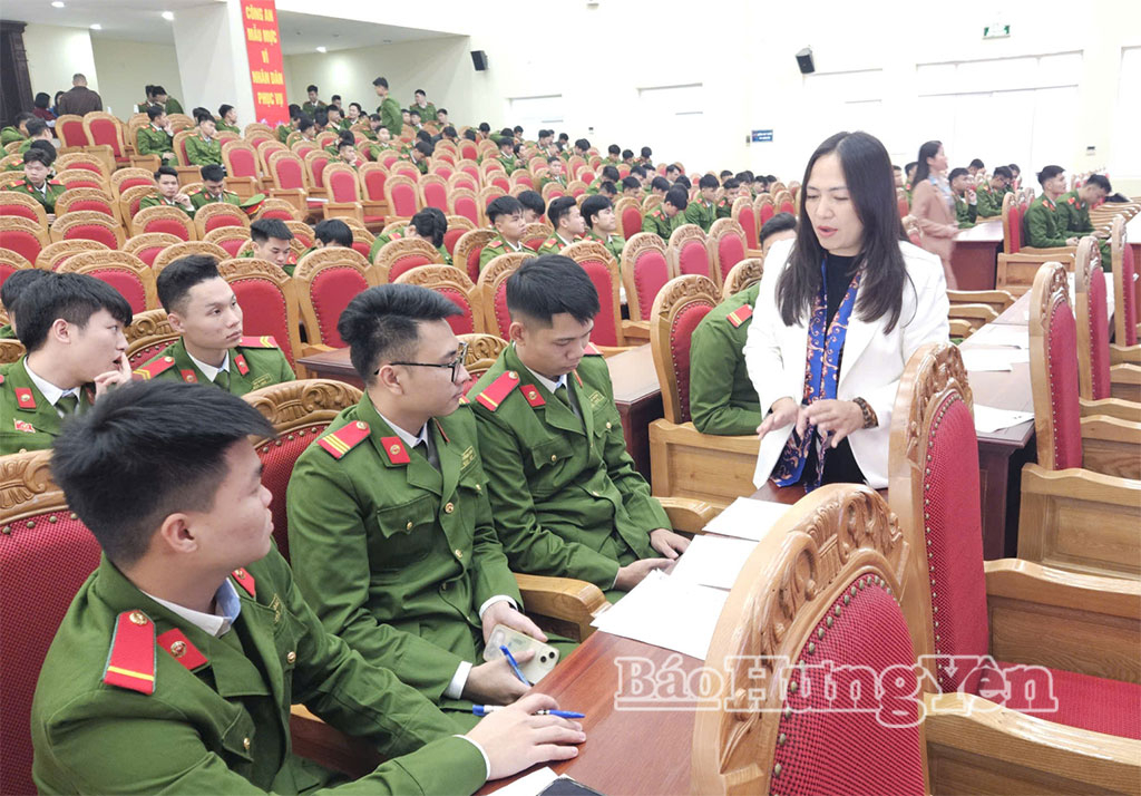 Tư vấn, hướng nghiệp cho chiến sĩ sẽ hoàn thành nghĩa vụ tham gia Công an nhân dân 