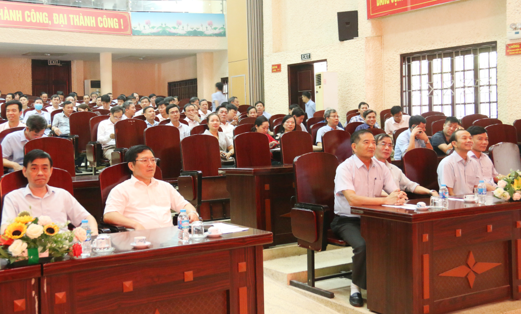 Tập huấn công tác nội chính và phòng, chống tham nhũng, tiêu cực