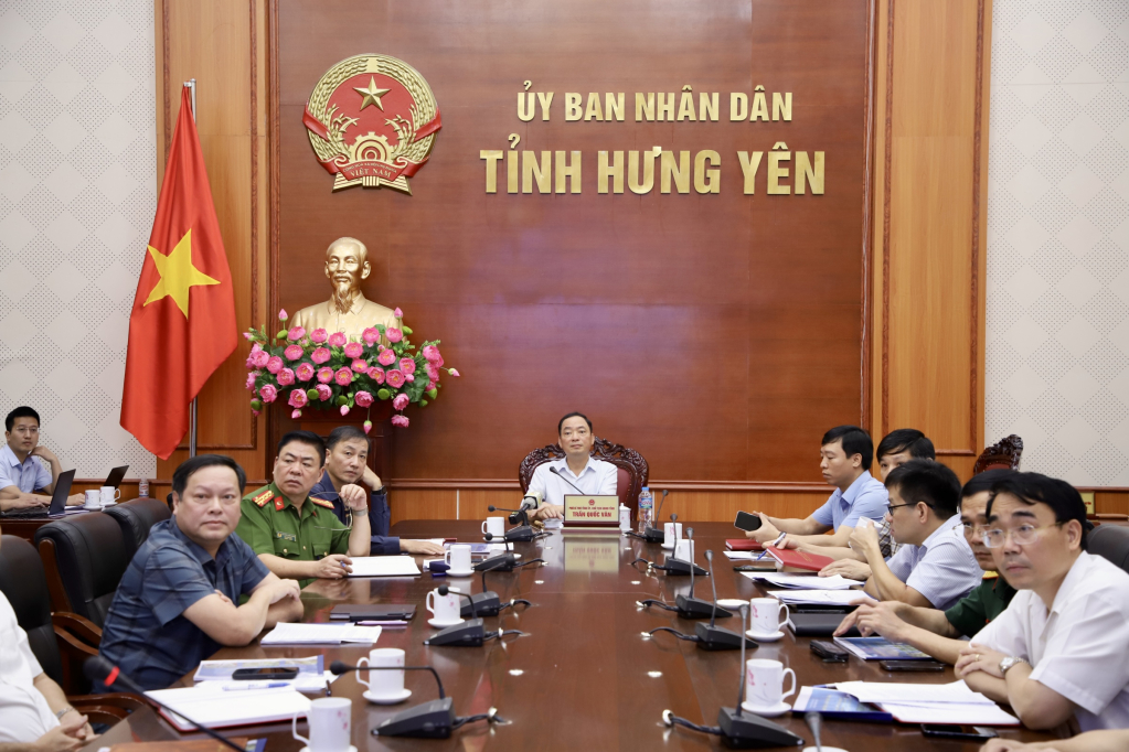 Xây dựng phương án tổ chức giao thông, phương án thiết kế xây dựng một số tuyến đường