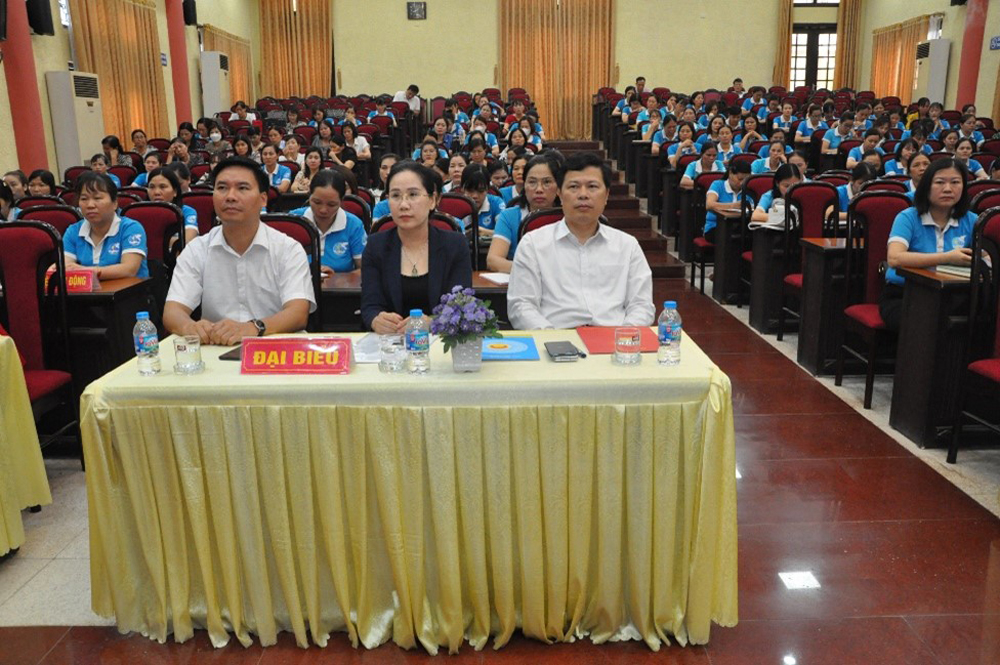 Khai giảng lớp bồi dưỡng lý luận chính trị và kỹ năng nghiệp vụ cho cán bộ Hội Liên hiệp phụ nữ cấp cơ sở