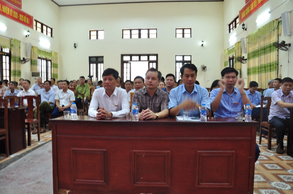 Đại biểu HĐND tỉnh và đại biểu HĐND huyện Tiên Lữ tiếp xúc cử tri huyện Tiên Lữ