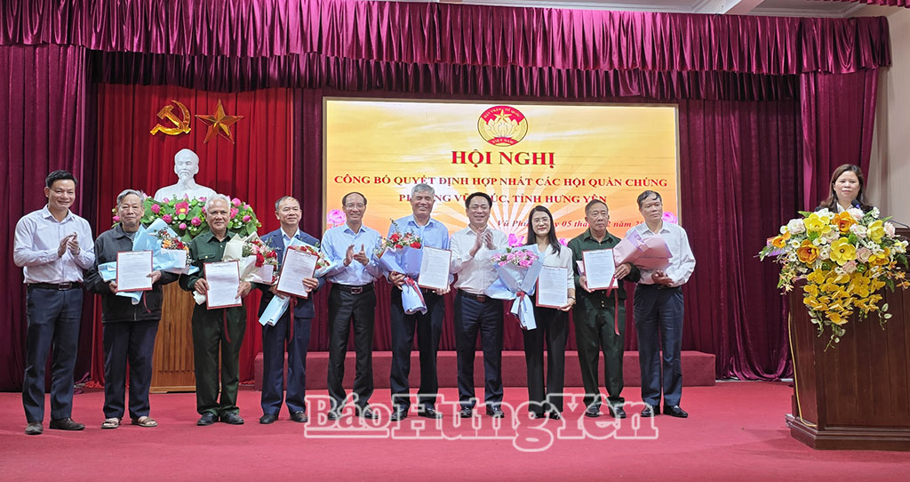 Phường Vũ Phúc: Công bố Quyết định hợp nhất các tổ chức hội quần chúng