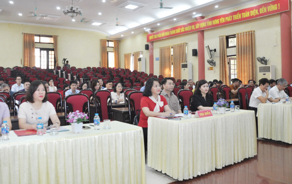 60 học viên tham gia lớp bồi dưỡng đối với lãnh đạo, quản lý