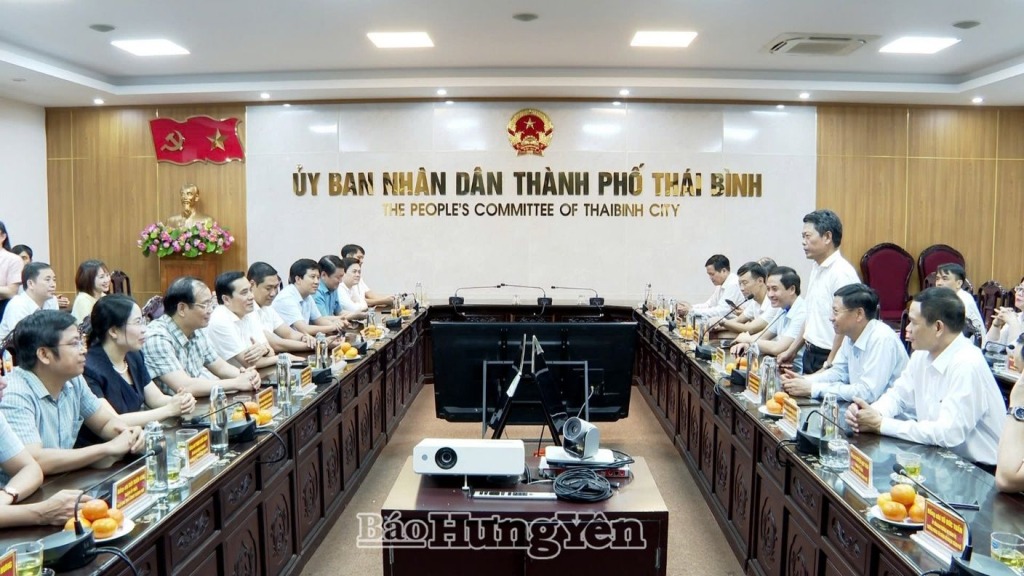 Ban Thường vụ Thành ủy Hưng Yên làm việc với Ban Thường vụ Thành ủy Thái Bình