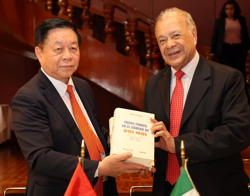 Đồng chí Nguyễn Trọng Nghĩa thăm và làm việc tại Mexico