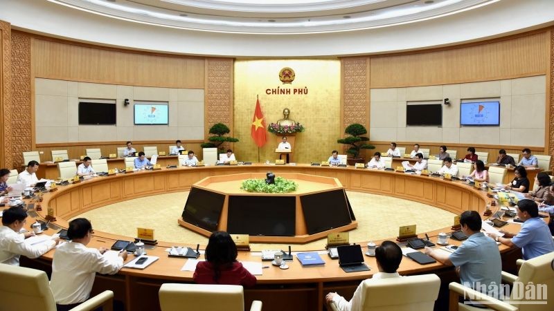 Tập trung nguồn lực, bảo đảm tiến độ việc xây dựng các dự án luật