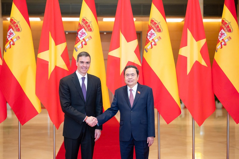 Chủ tịch Quốc hội Trần Thanh Mẫn hội kiến Thủ tướng Tây Ban Nha Pedro Sánchez
