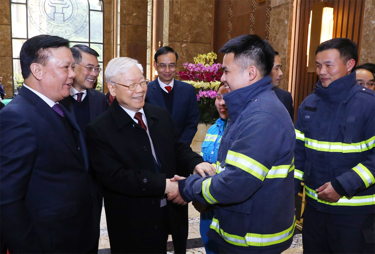 Đổi mới phương thức lãnh đạo, bảo đảm vai trò lãnh đạo của tập thể gắn với phát huy đầy đủ vai trò của người đứng đầu trong các tổ chức đảng hiện nay